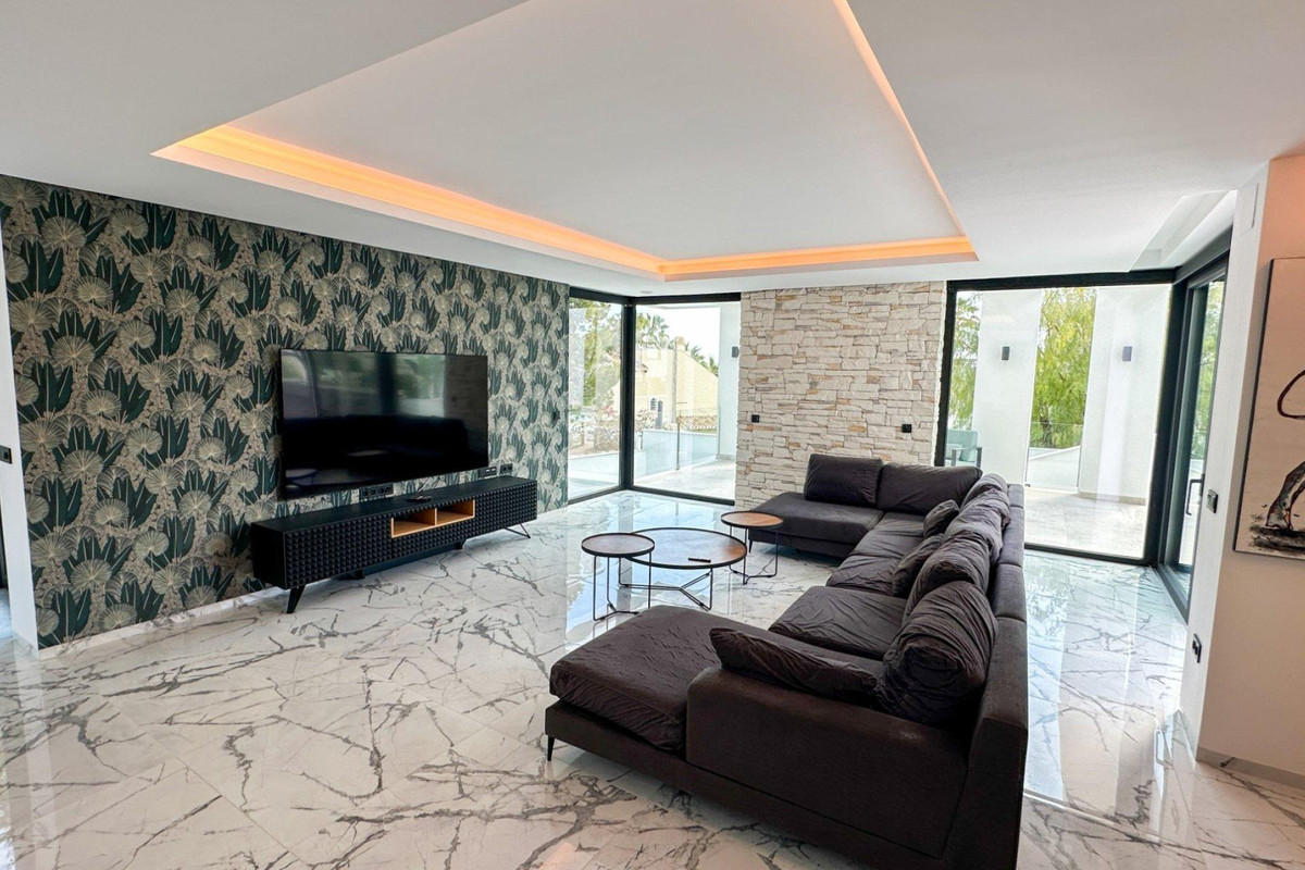 4 Bed Townhouse for sale in Villamartin Costa Blanca, Alicante, Spain