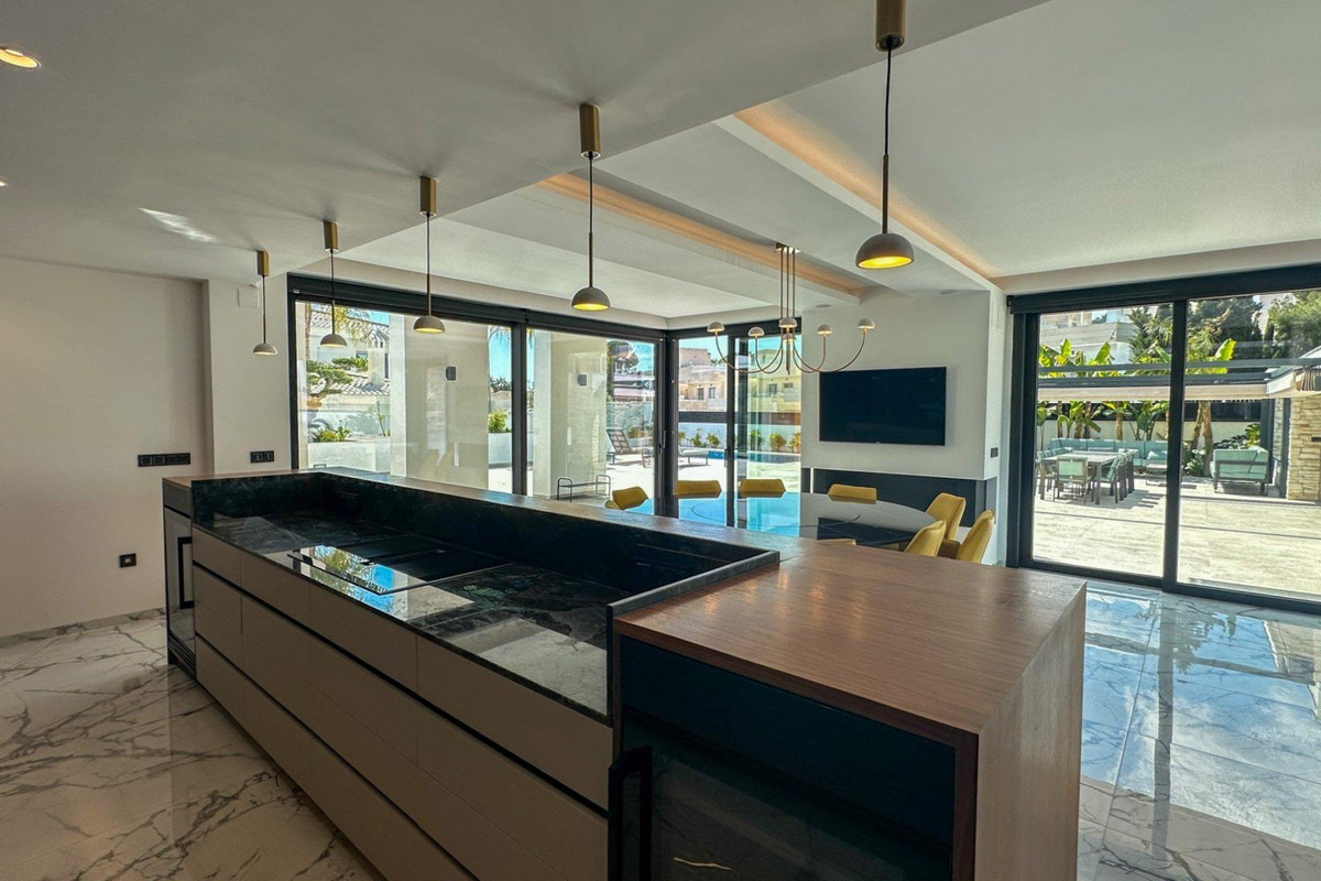 4 Bed Townhouse for sale in Villamartin Costa Blanca, Alicante, Spain