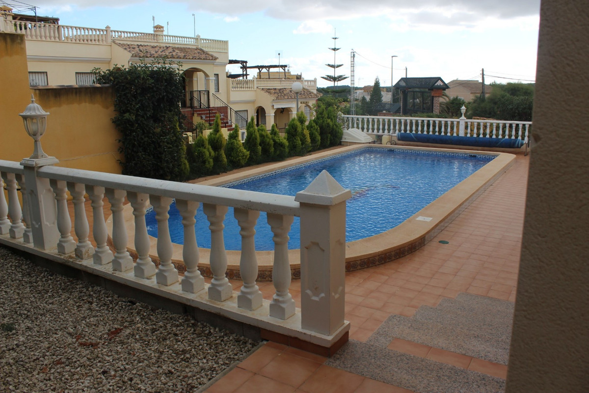 Se vende Pareada de 3 dormitorios en Costa Blanca, Alicante, España