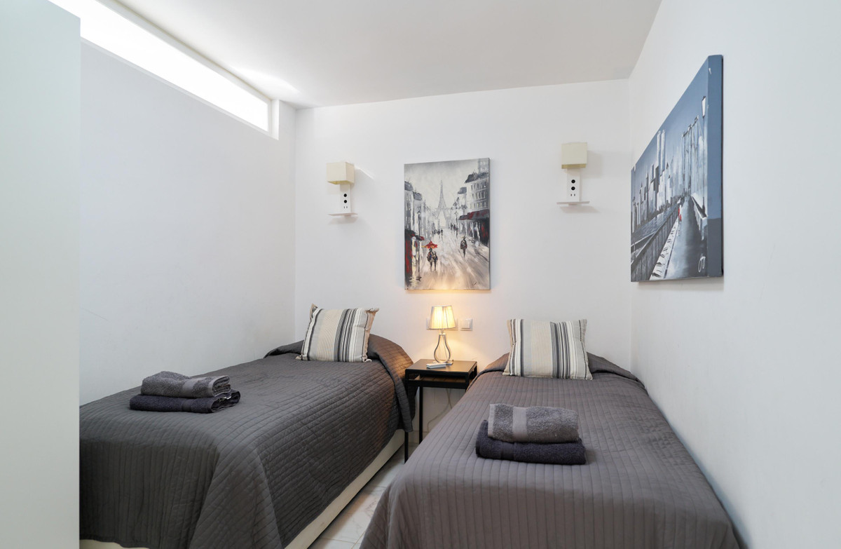 Se vende Apartamento Planta Media de 2 dormitorios en Costa Del Sol, Málaga, España