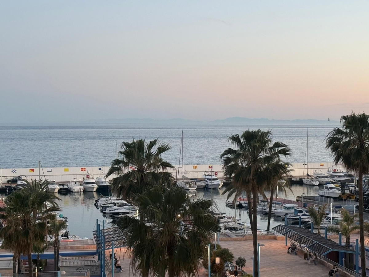 Se vende Apartamento Planta Media de 2 dormitorios en Costa Del Sol, Málaga, España