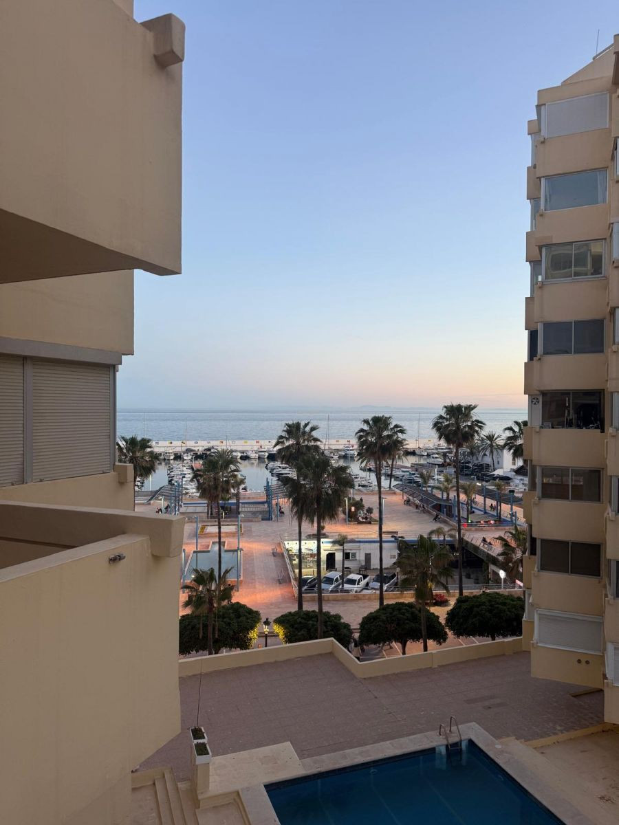 Se vende Apartamento Planta Media de 2 dormitorios en Costa Del Sol, Málaga, España