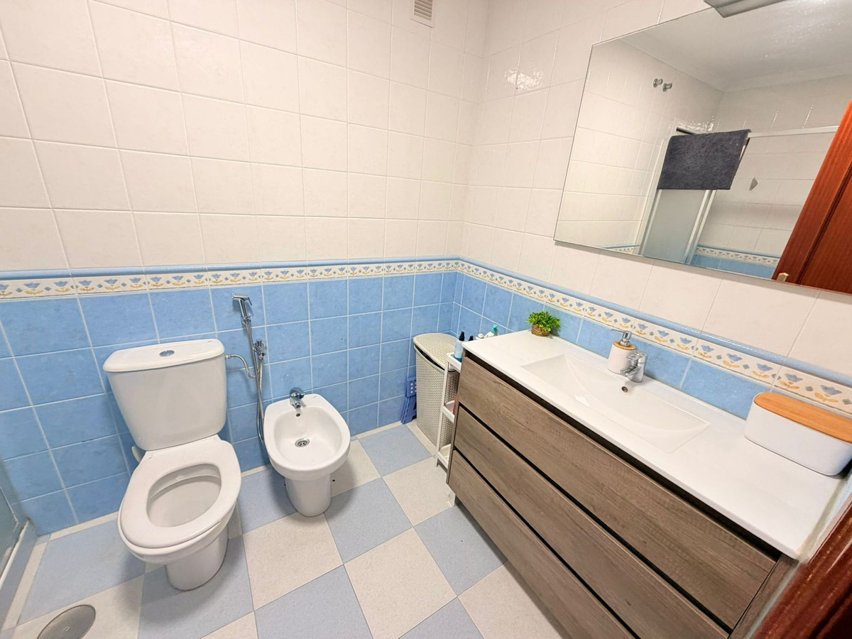 3 Bed Apartment for sale in Arroyo De La Miel Costa Del Sol, Málaga, Spain