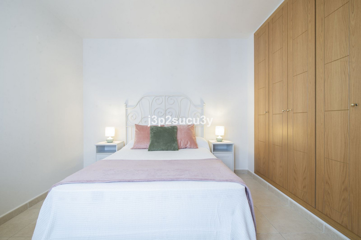 4 Bed Apartment for sale in Nueva Andalucía Costa Del Sol, Málaga, Spain