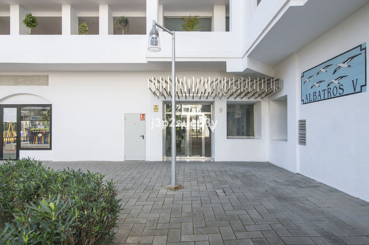 4 Bed Apartment for sale in Nueva Andalucía Costa Del Sol, Málaga, Spain