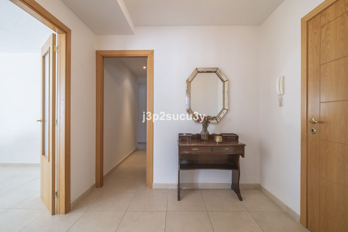 4 Bed Apartment for sale in Nueva Andalucía Costa Del Sol, Málaga, Spain