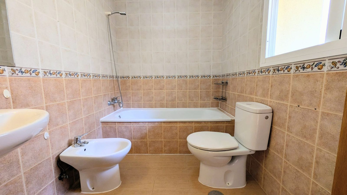 2 Bed Apartment for sale in Las Lagunas Costa Del Sol, Málaga, Spain