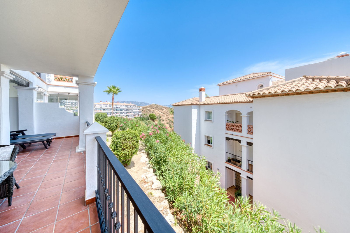 2 Bed Apartment for sale in Calahonda Costa Del Sol, Málaga, Spain