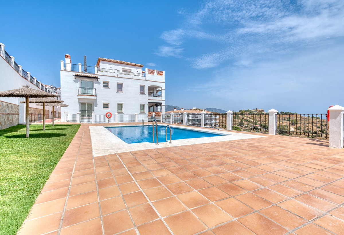 2 Bed Apartment for sale in Calahonda Costa Del Sol, Málaga, Spain