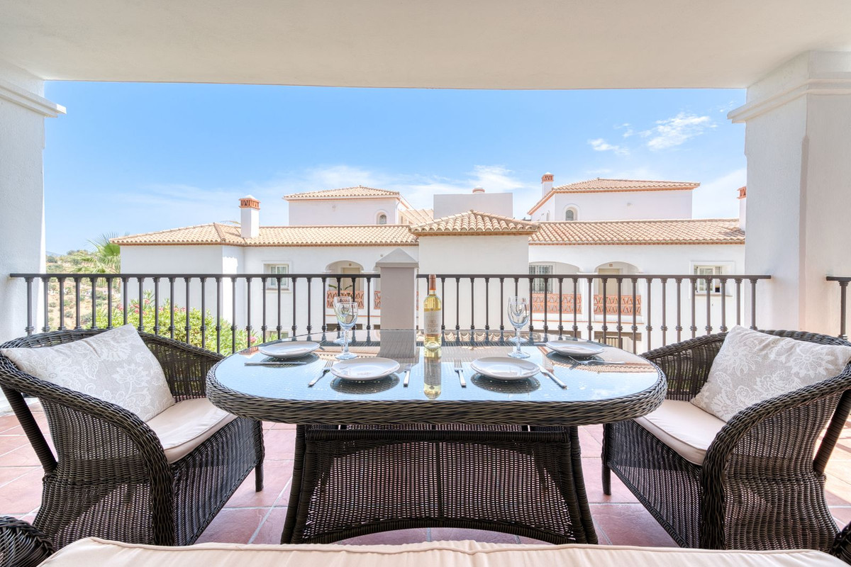 2 Bed Apartment for sale in Calahonda Costa Del Sol, Málaga, Spain