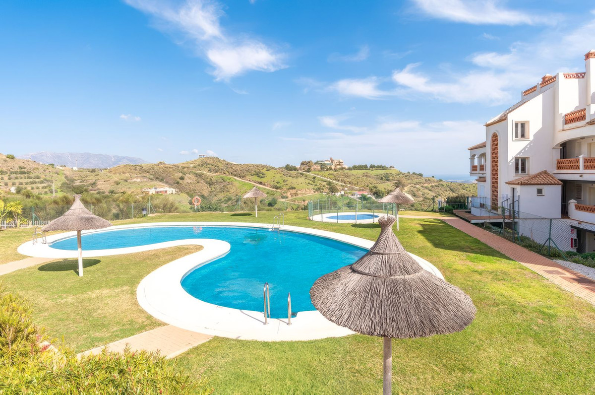 2 Bed Apartment for sale in Calahonda Costa Del Sol, Málaga, Spain