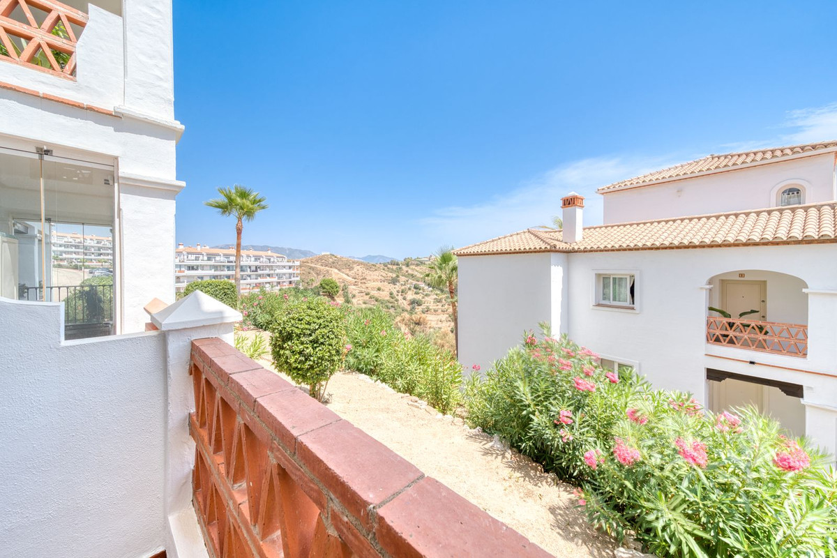 2 Bed Apartment for sale in Calahonda Costa Del Sol, Málaga, Spain