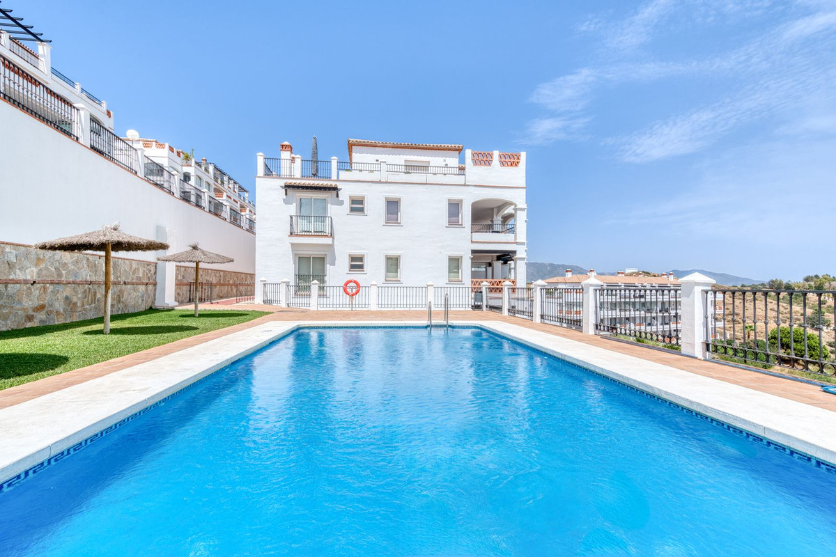 2 Bed Apartment for sale in Calahonda Costa Del Sol, Málaga, Spain