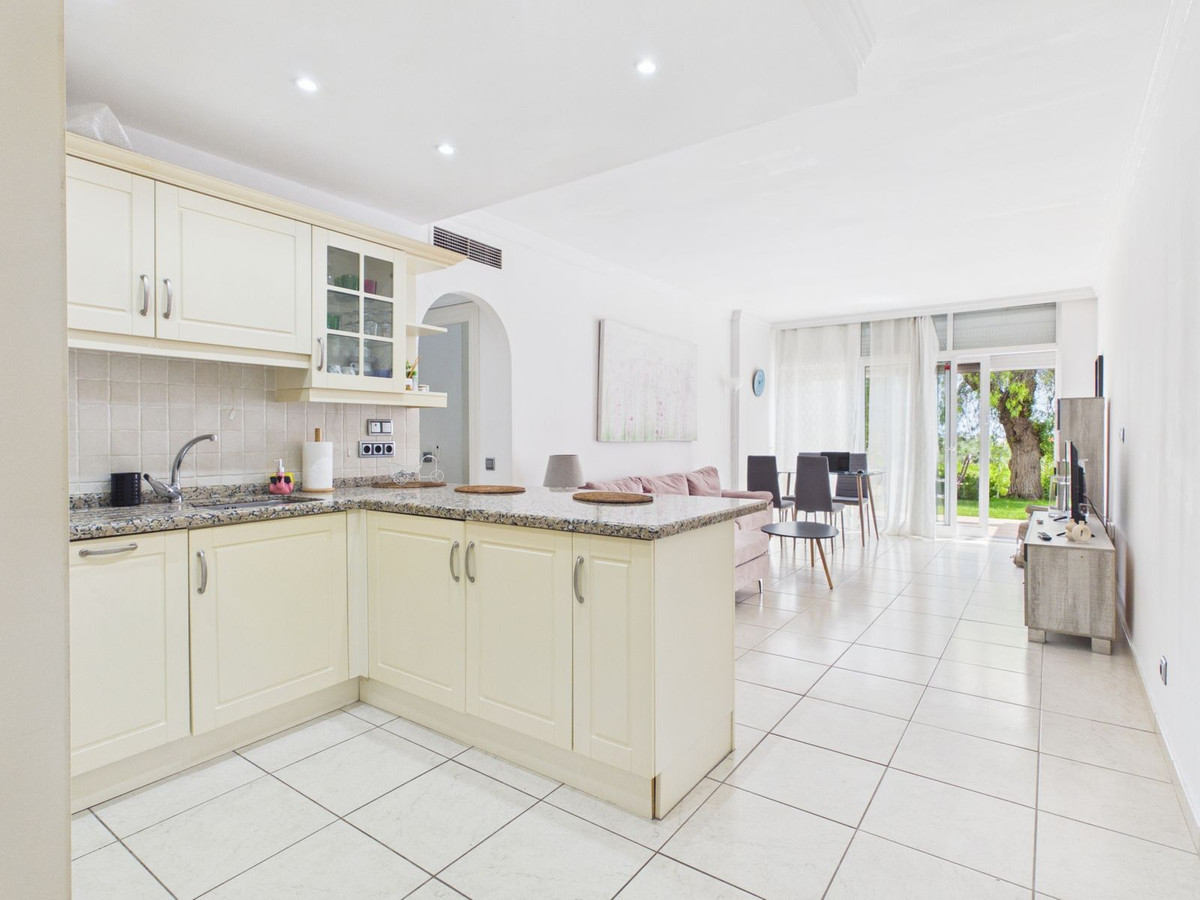 Se vende Apartamento Planta Baja de 2 dormitorios en Costa Del Sol, Málaga, España