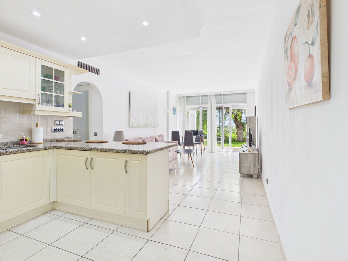 Se vende Apartamento Planta Baja de 2 dormitorios en Costa Del Sol, Málaga, España