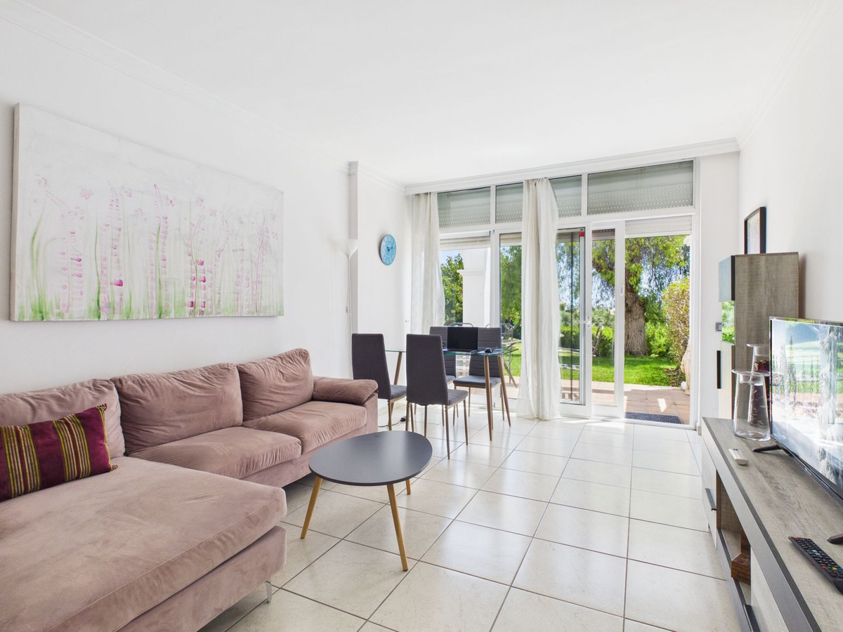 Se vende Apartamento Planta Baja de 2 dormitorios en Costa Del Sol, Málaga, España