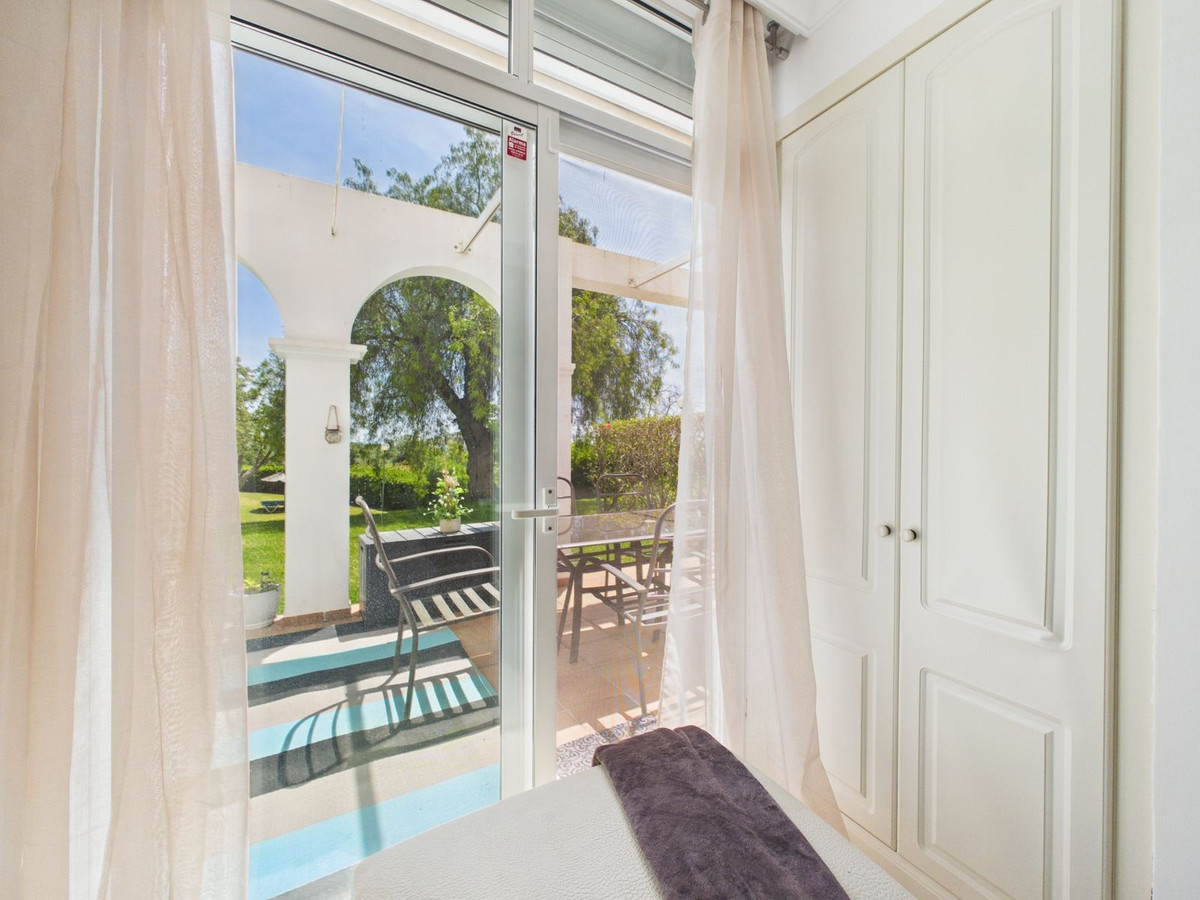 Se vende Apartamento Planta Baja de 2 dormitorios en Costa Del Sol, Málaga, España