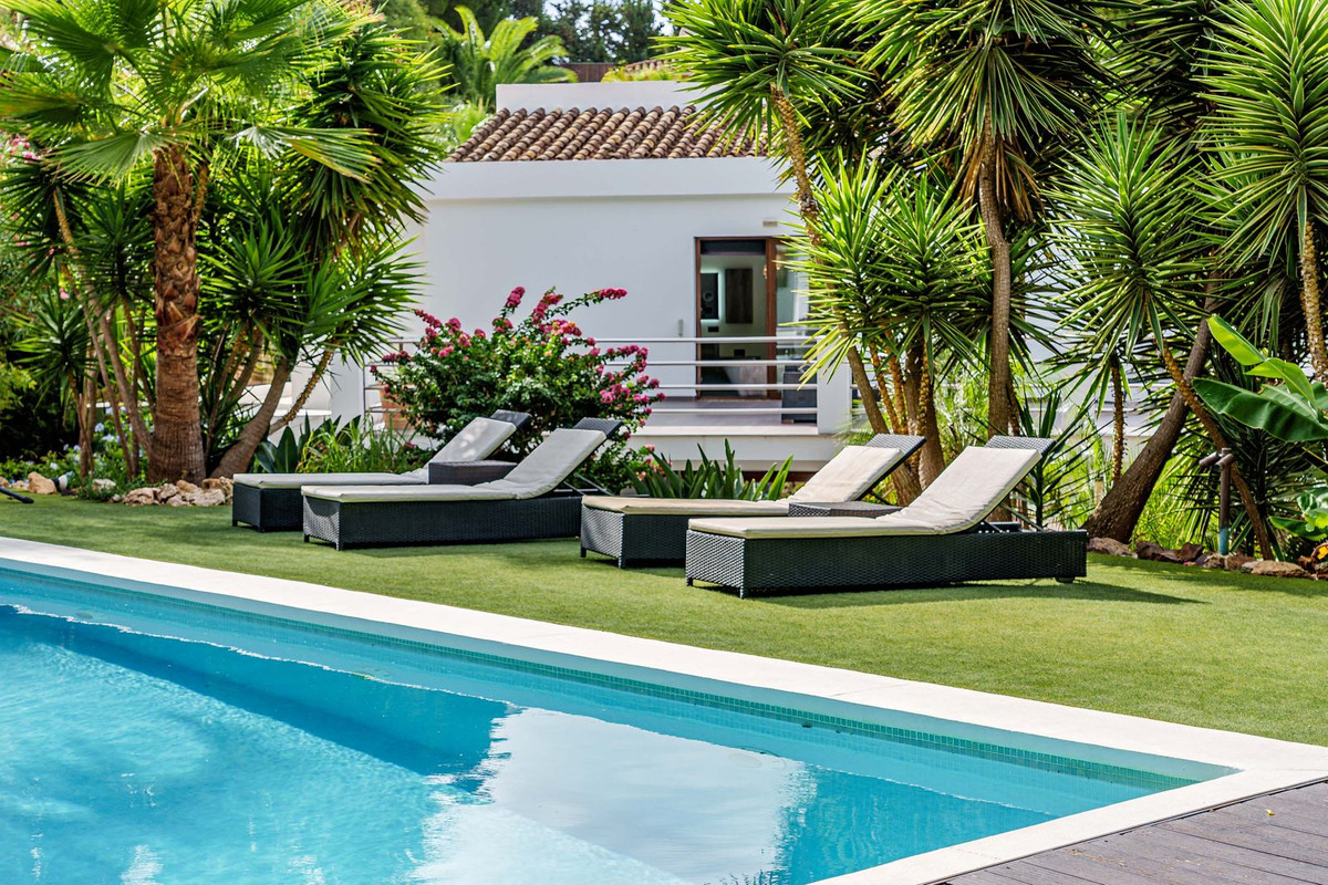 5 Bed Townhouse for sale in Marbella Costa Del Sol, Málaga, Spain
