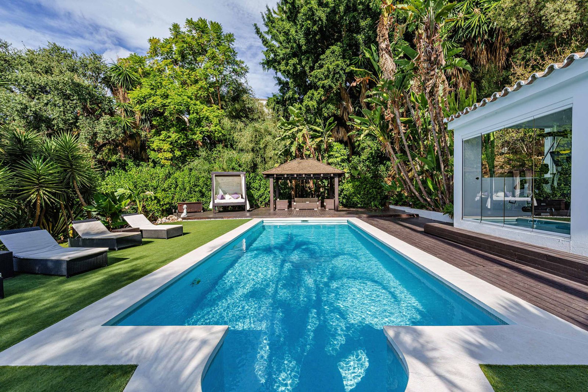 5 Bed Townhouse for sale in Marbella Costa Del Sol, Málaga, Spain