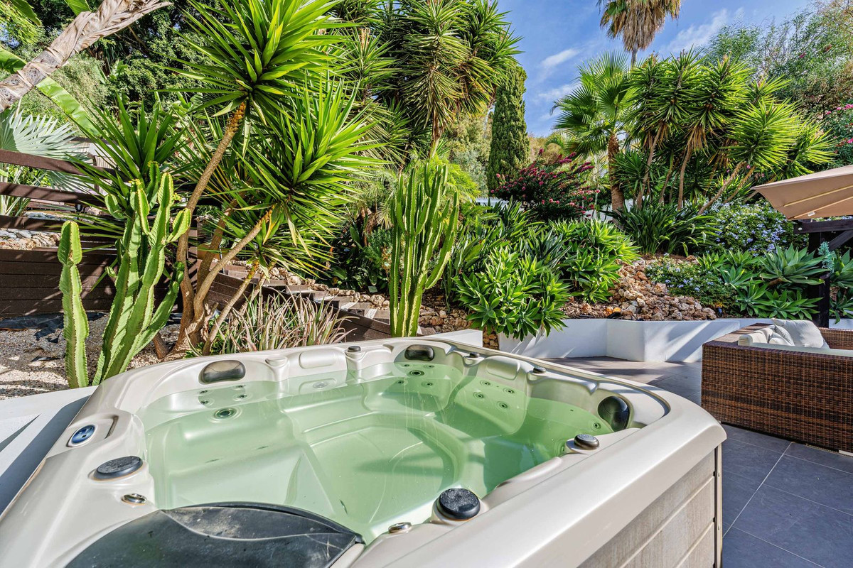 5 Bed Townhouse for sale in Marbella Costa Del Sol, Málaga, Spain