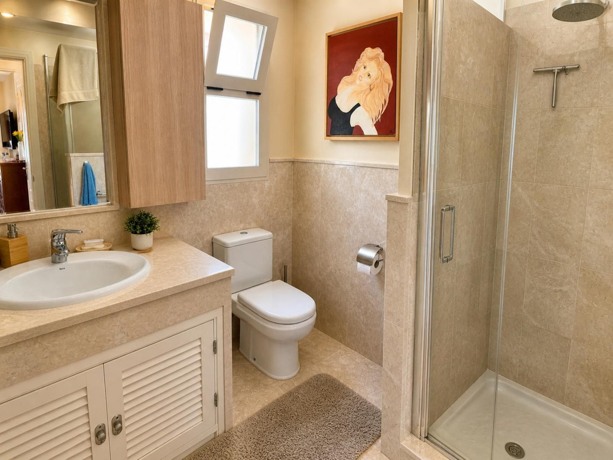 2 Bed Apartment for sale in La Mairena Costa Del Sol, Málaga, Spain