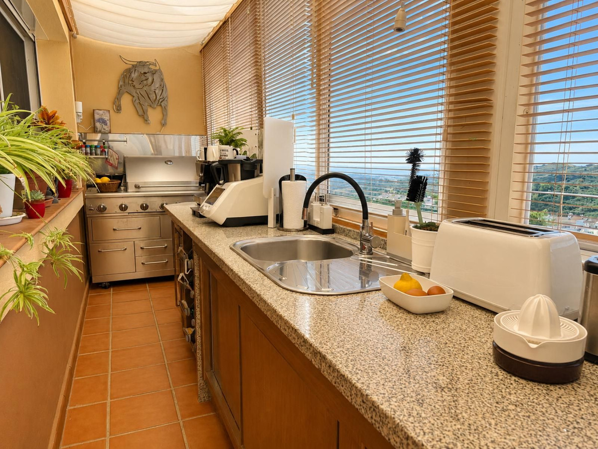 2 Bed Apartment for sale in La Mairena Costa Del Sol, Málaga, Spain