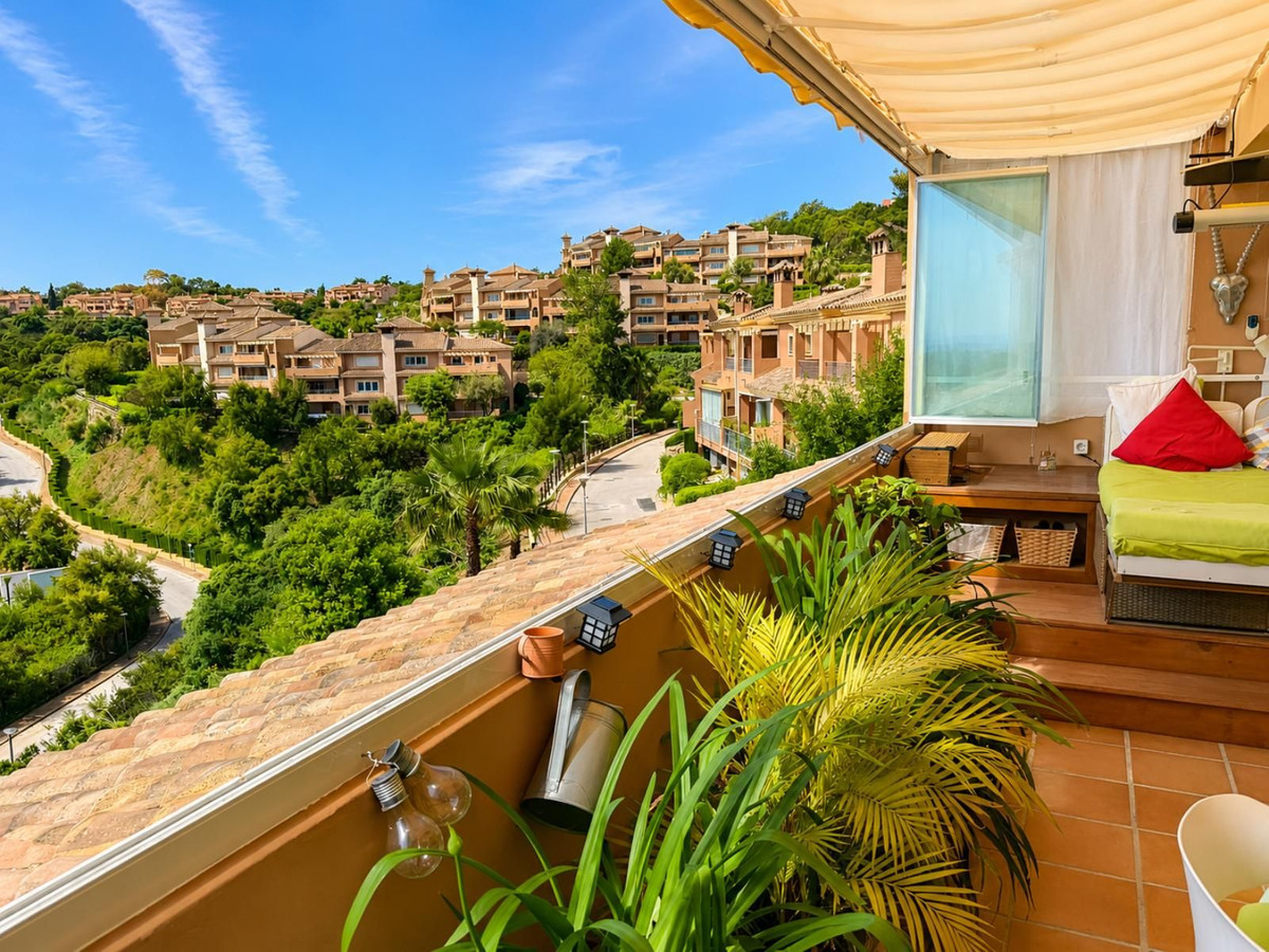 2 Bed Apartment for sale in La Mairena Costa Del Sol, Málaga, Spain