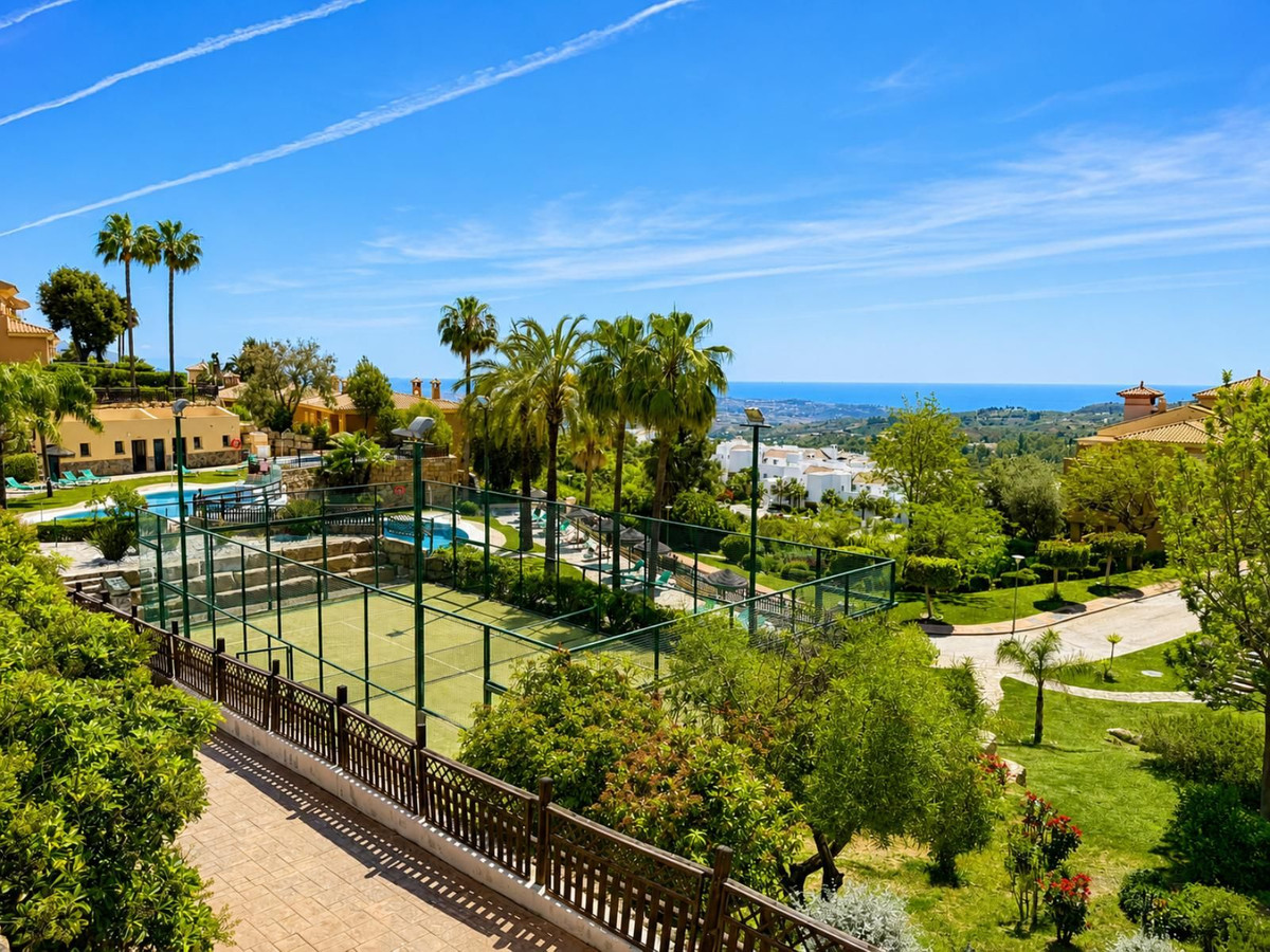 2 Bed Apartment for sale in La Mairena Costa Del Sol, Málaga, Spain