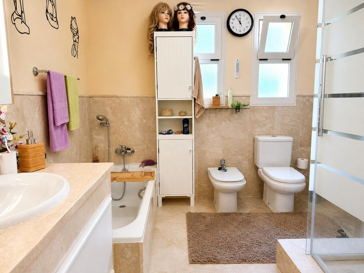 2 Bed Apartment for sale in La Mairena Costa Del Sol, Málaga, Spain