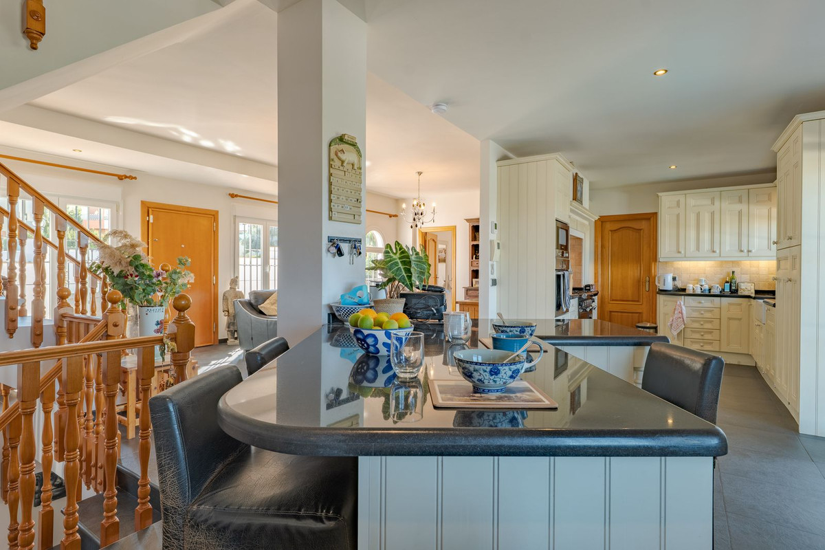 4 Bed Townhouse for sale in Alhaurín El Grande Costa Del Sol, Málaga, Spain