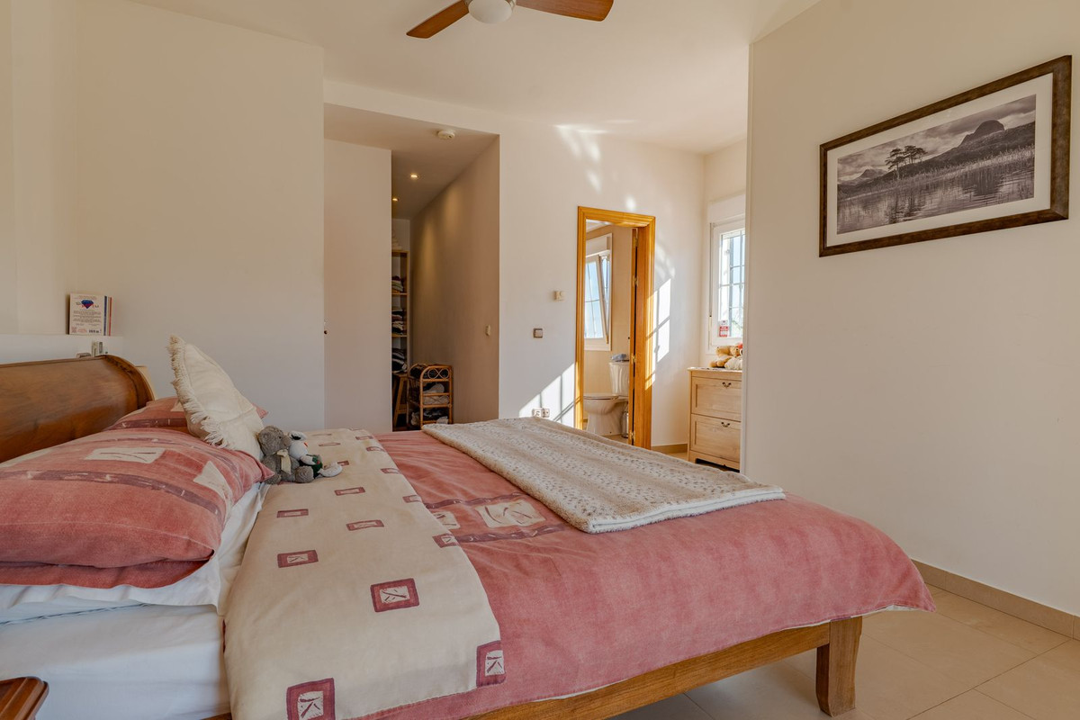 4 Bed Townhouse for sale in Alhaurín El Grande Costa Del Sol, Málaga, Spain