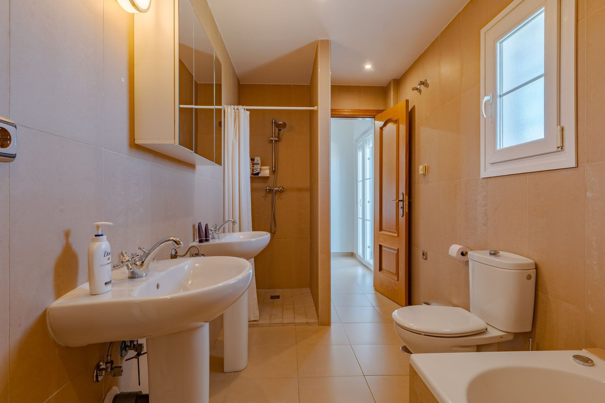 4 Bed Townhouse for sale in Alhaurín El Grande Costa Del Sol, Málaga, Spain