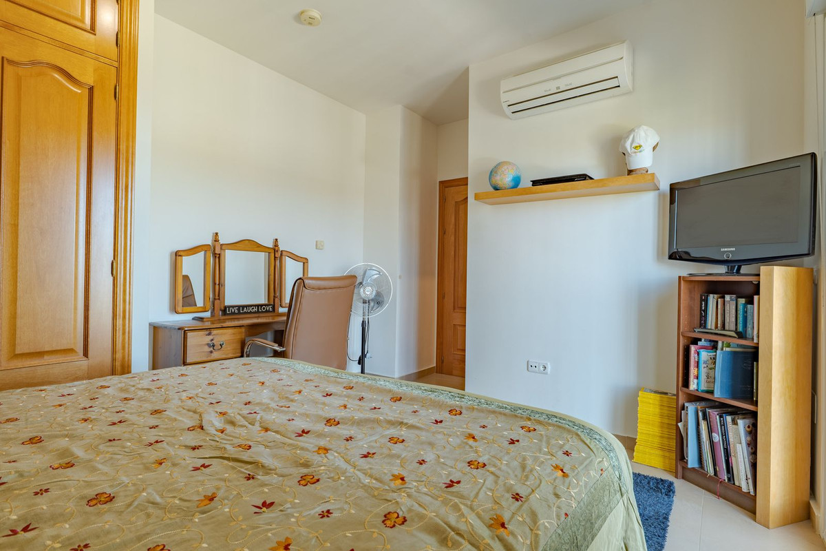 4 Bed Townhouse for sale in Alhaurín El Grande Costa Del Sol, Málaga, Spain