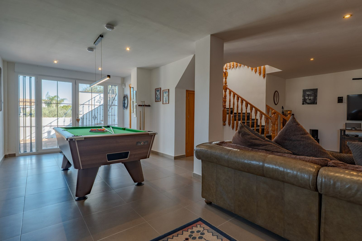 4 Bed Townhouse for sale in Alhaurín El Grande Costa Del Sol, Málaga, Spain