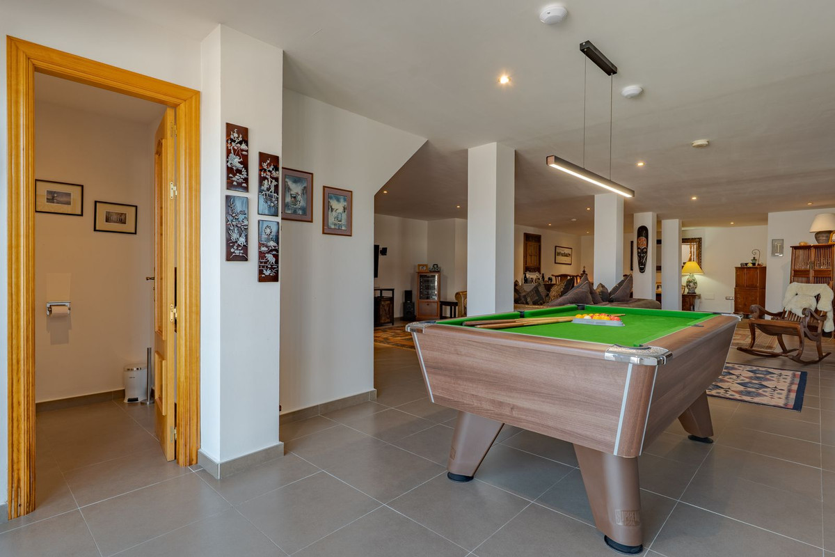 4 Bed Townhouse for sale in Alhaurín El Grande Costa Del Sol, Málaga, Spain