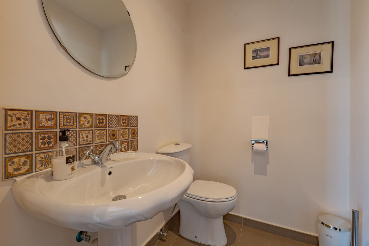 4 Bed Townhouse for sale in Alhaurín El Grande Costa Del Sol, Málaga, Spain
