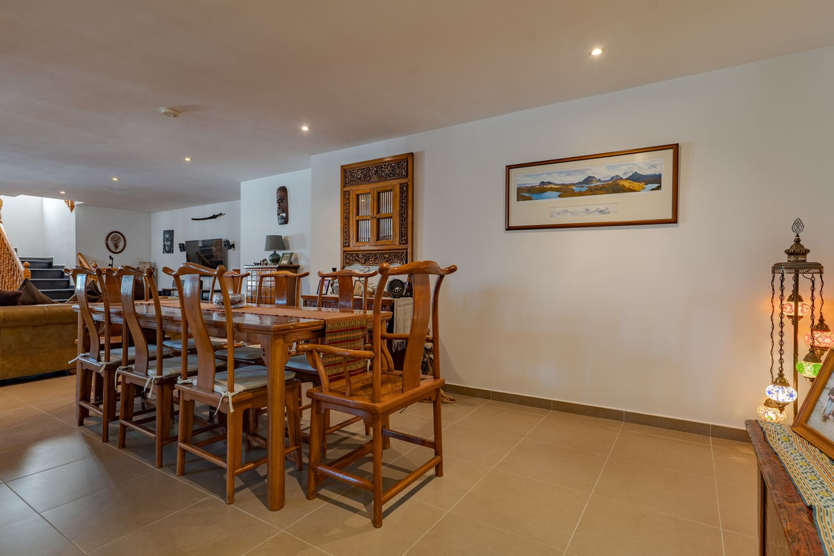 4 Bed Townhouse for sale in Alhaurín El Grande Costa Del Sol, Málaga, Spain