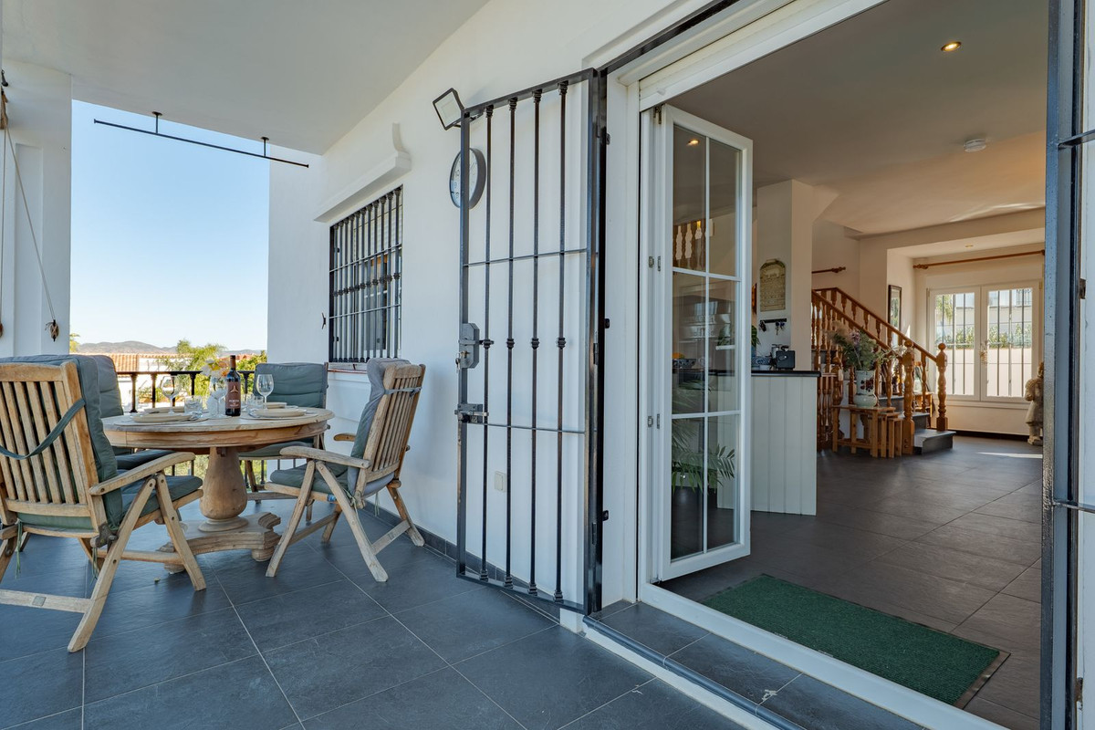 4 Bed Townhouse for sale in Alhaurín El Grande Costa Del Sol, Málaga, Spain