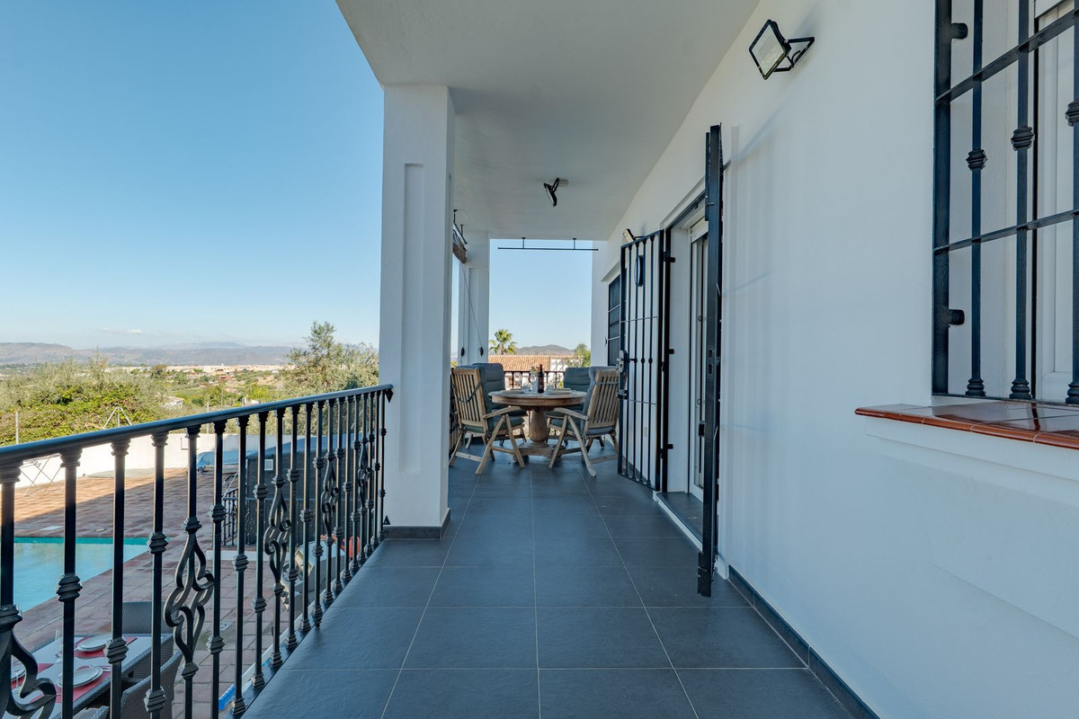 4 Bed Townhouse for sale in Alhaurín El Grande Costa Del Sol, Málaga, Spain