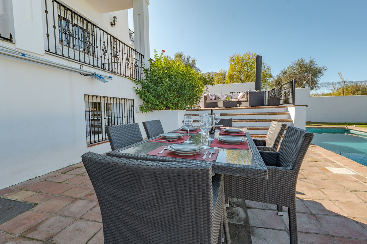 4 Bed Townhouse for sale in Alhaurín El Grande Costa Del Sol, Málaga, Spain
