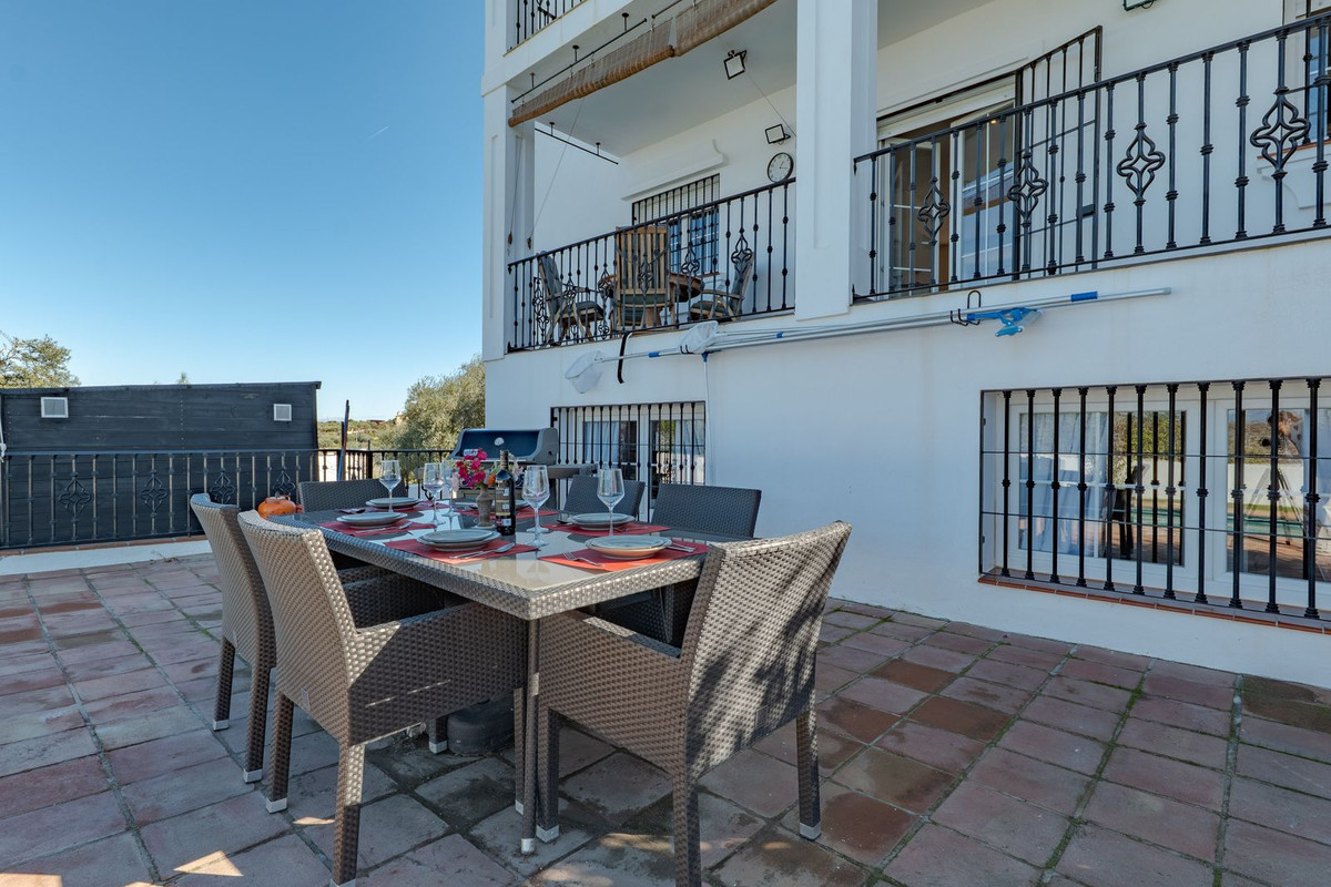 4 Bed Townhouse for sale in Alhaurín El Grande Costa Del Sol, Málaga, Spain