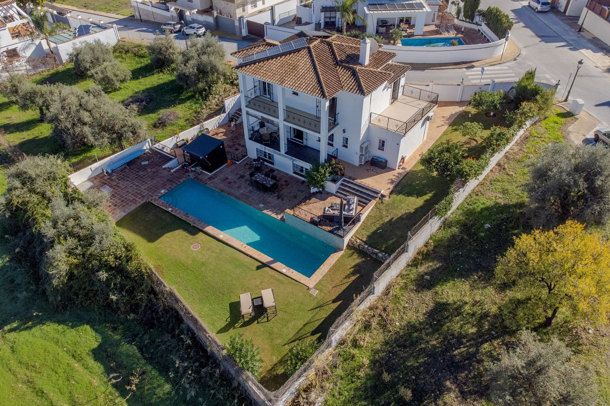 4 Bed Townhouse for sale in Alhaurín El Grande Costa Del Sol, Málaga, Spain