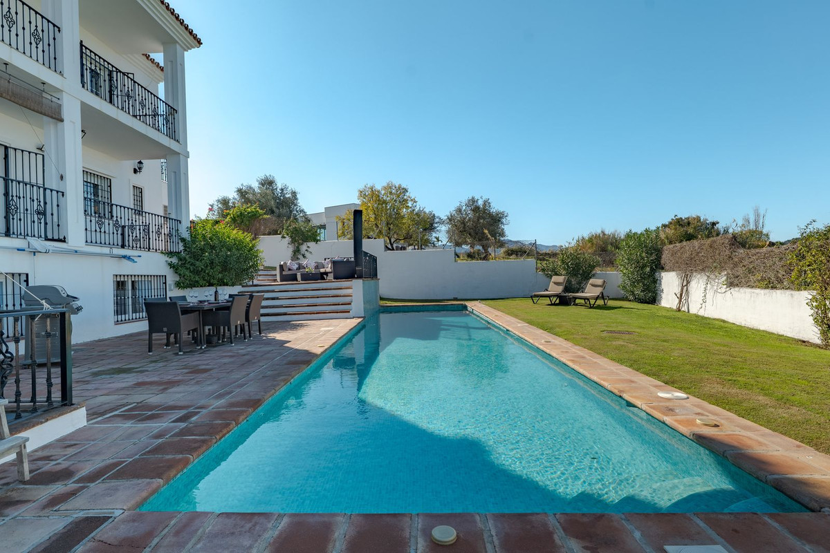 4 Bed Townhouse for sale in Alhaurín El Grande Costa Del Sol, Málaga, Spain