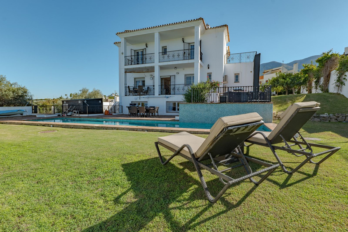 4 Bed Townhouse for sale in Alhaurín El Grande Costa Del Sol, Málaga, Spain