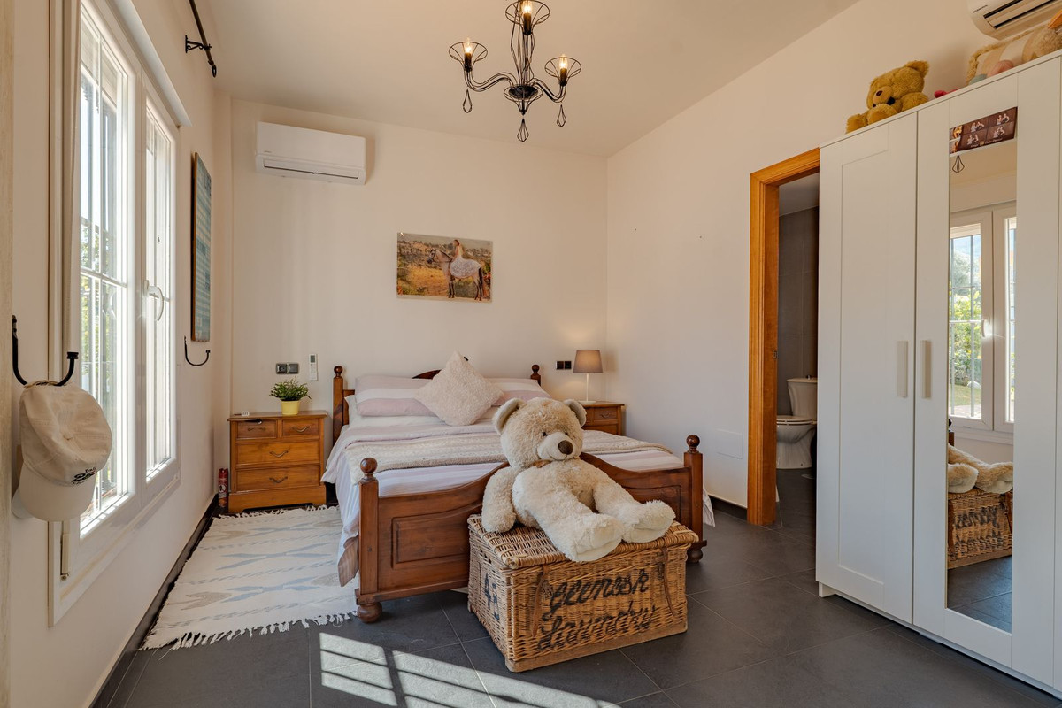 4 Bed Townhouse for sale in Alhaurín El Grande Costa Del Sol, Málaga, Spain