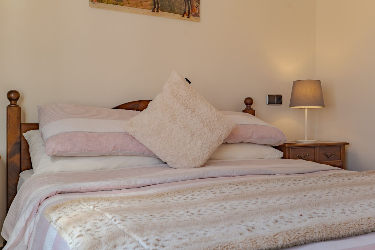 4 Bed Townhouse for sale in Alhaurín El Grande Costa Del Sol, Málaga, Spain