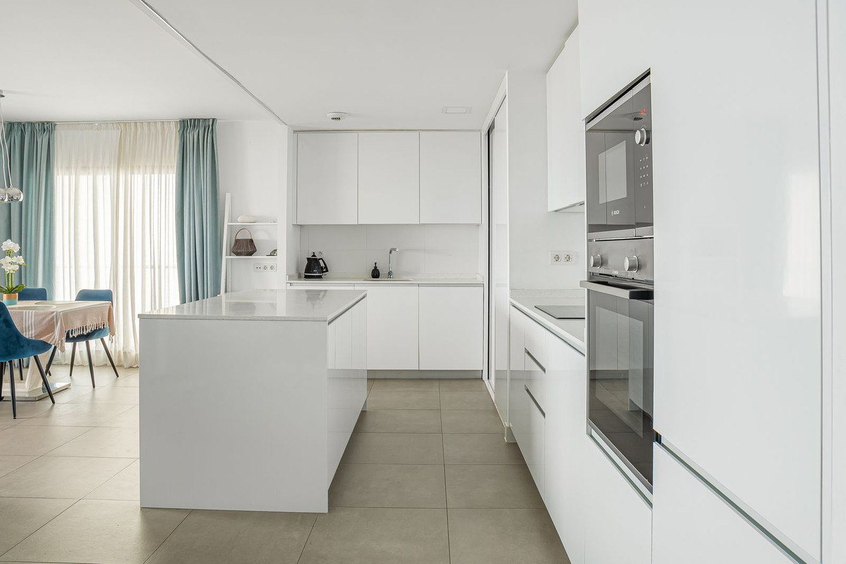 3 Bed Apartment for sale in Benalmadena Costa Costa Del Sol, Málaga, Spain