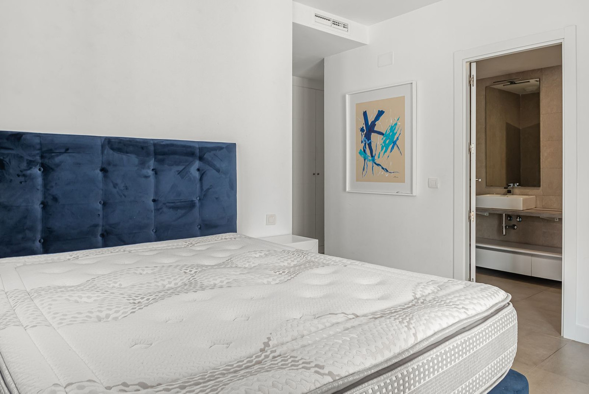 3 Bed Apartment for sale in Benalmadena Costa Costa Del Sol, Málaga, Spain