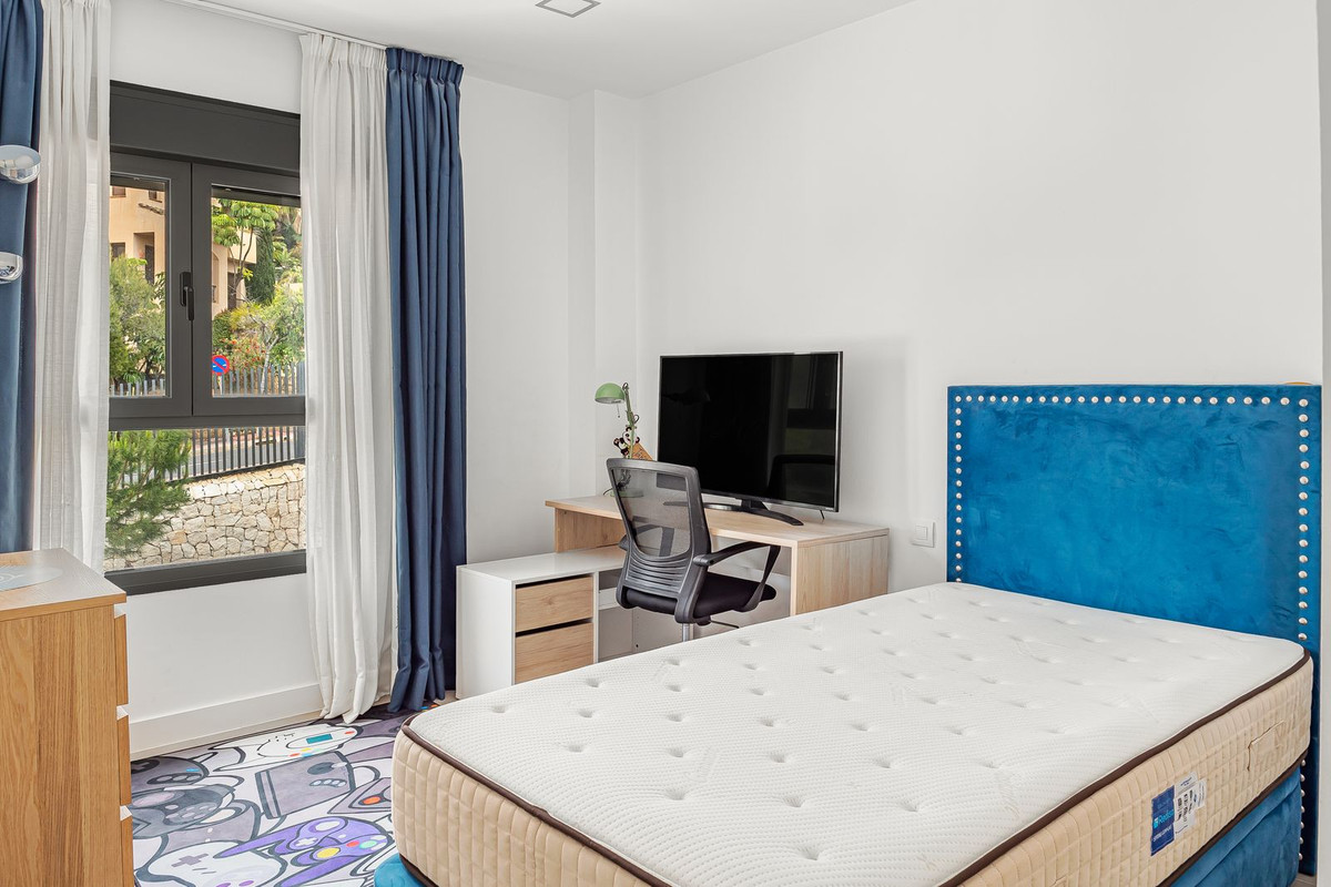 3 Bed Apartment for sale in Benalmadena Costa Costa Del Sol, Málaga, Spain