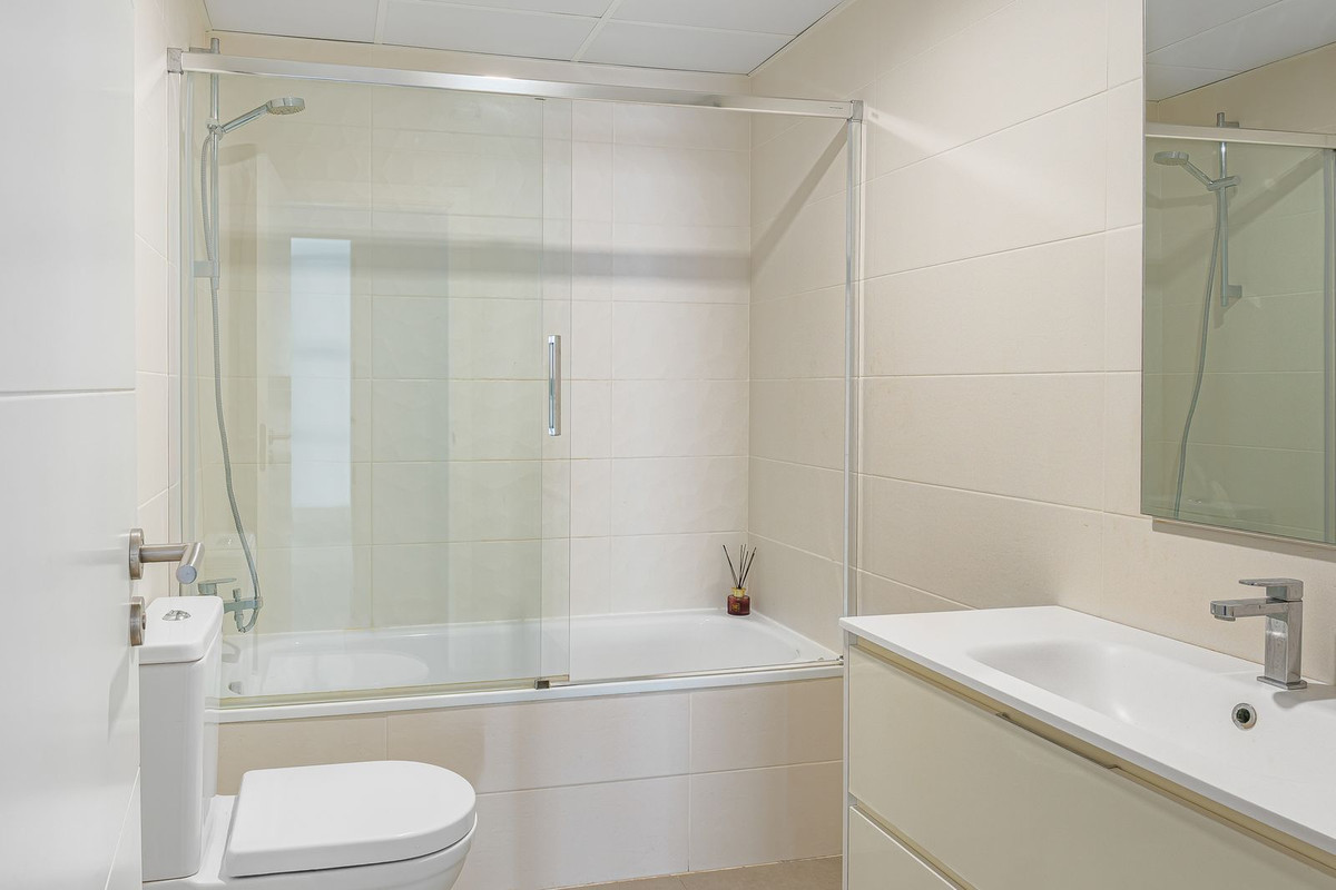 3 Bed Apartment for sale in Benalmadena Costa Costa Del Sol, Málaga, Spain